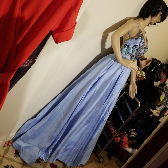 Nwot Beaded‎ shimmery gown - Picture 7 of 9